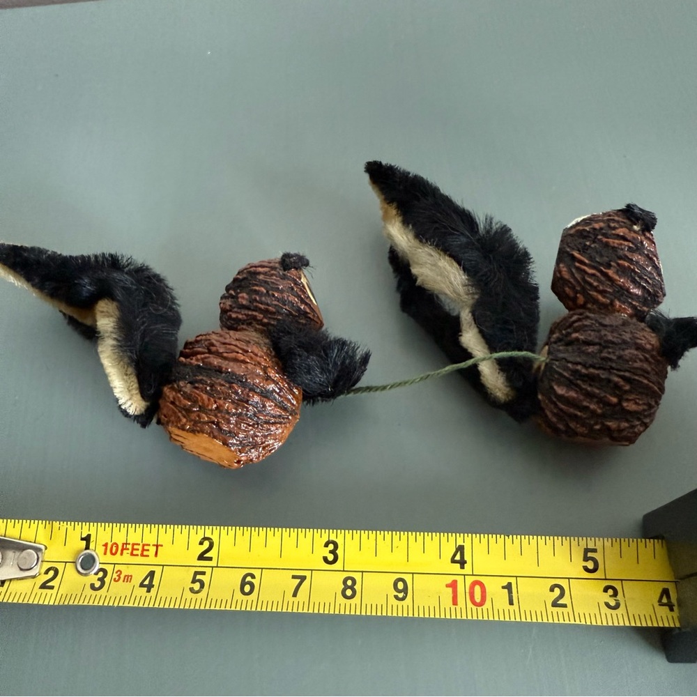 Vintage handmade Skunks - Picture 4 of 6